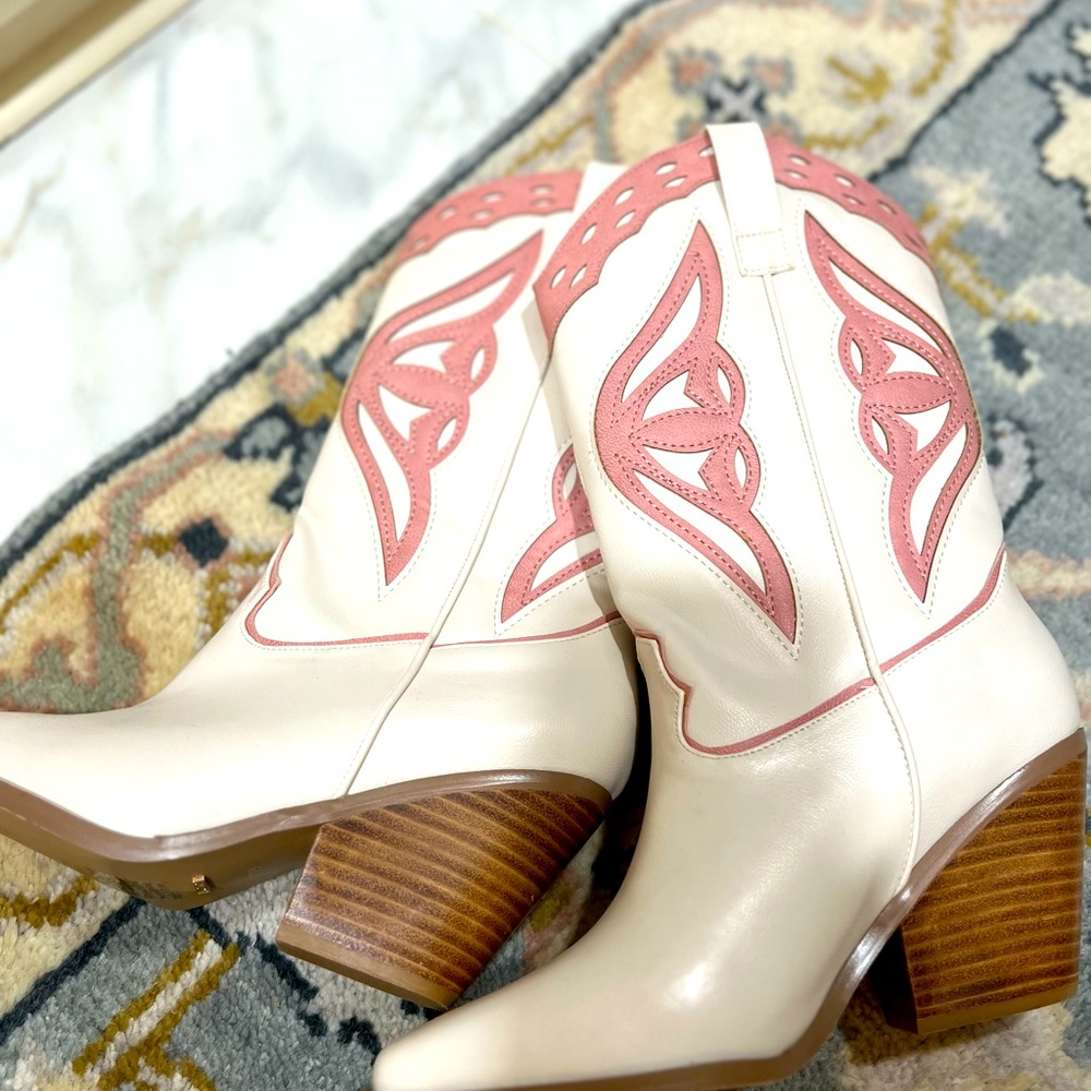 Billini Claire Boots size 9 NEW